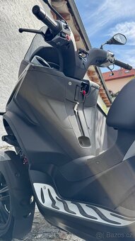 Piaggio MP3 HPE 300 Sport, koupeno jako nové v ČR - 10