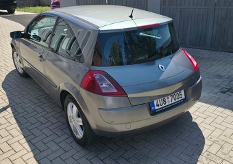 Renault Megan - 10