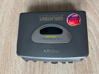 SONY WALKMAN - 10