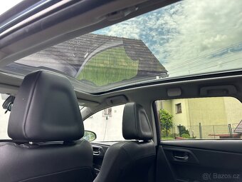 Toyota Auris 1.8 Hybrid Executive - 10