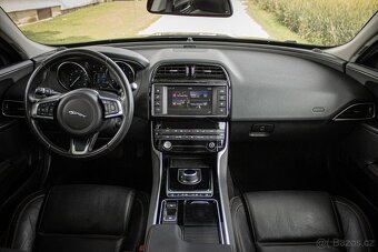 Jaguar XE 2.0 I4D Prestige AT - 10