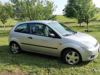 Ford Fiesta 1,3 benzín - 10