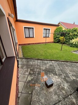 Prodej rodinného domu o rozloze 357 m2 - Podbřežice - 10