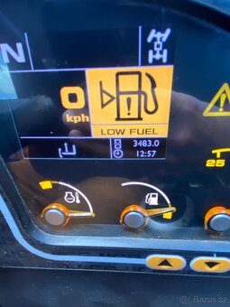 Teleskopický manipulátor JCB 525-60 - 10