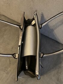 Nová kabelka GUESS - 10