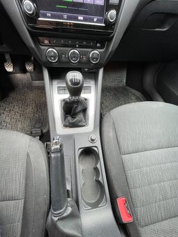 Škoda Octavia 3 2.0TDI 110kW Elegance combi - 10
