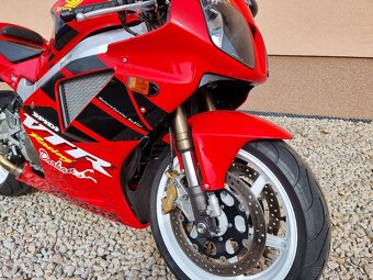 Honda VTR SP1 - 10
