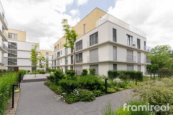 Pronájem bytu 2+kk s terasou a parkovacím stáním, 53 m2 - Pr - 10