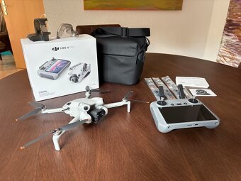DJI Mini 4 Pro Drone Fly More Combo vč. 9× baterií + přísluš - 10