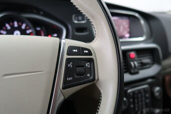 Volvo V40 T2 90kW, A/T, MOMENTUM, ZÁRUKA, VÝHŘEV - 10