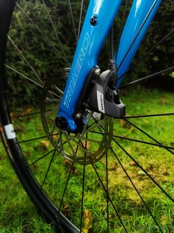 Zánovní gravel kolo - karbon / DT Swiss ER1600 / 8.6 kg - 10