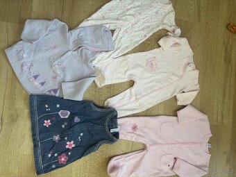 Velký balík 116ks kojeneckého oblečení na holčičku vel.50-86 - 10