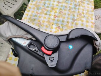 Prodám autosedačku "vajíčko" - 10