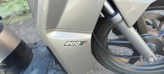 Kymco People 200i motoskutr - 10