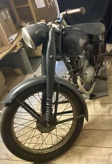 ČZ 125 motorka veterán - 10