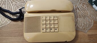 Retro telefony - 10