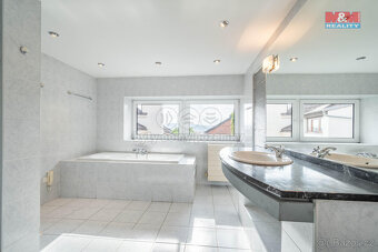 Prodej atypického bytu, 316 m², Praha, ul. Příběnická - 10