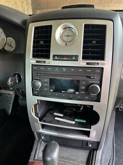 Náhradní díly - Chrysler 300c (motor není) - 10