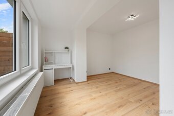 LUXUSNÍ byt Čebín 4kk 196m2 ( vč. zahrada, parking) - 10