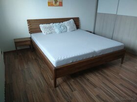 Dubová posteľ Marína + 2 stolíky zdarma, cena od 680€ - 10