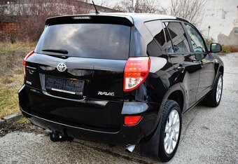 Toyota RAV4 2.2D 4x4 Top stav - 10
