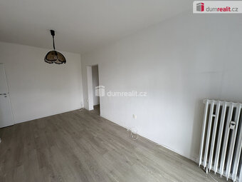pronájem nově vymalovaného a komplet vystěhovaného bytu 3+kk - 10