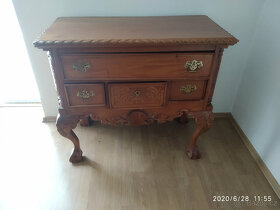 Starožitný nábytek - 10