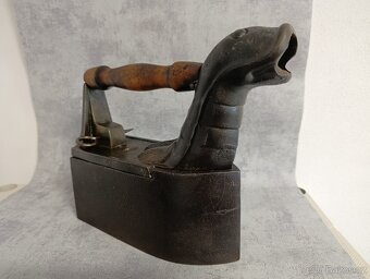 Obrovská atypická komínová žehlička, 9,65kg TOP - 10