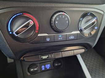 HYUNDAI i20 1.3i 62kW 2015 KLIMA, 1.MAJ CZ, STK 2027 - 10