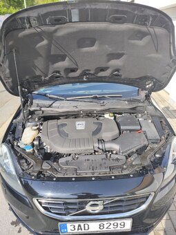 VOLVO V40 D3 110KW 5VÁLEC - 10
