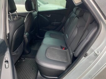 HYUNDAI IX35 1,7 CRDI TRIKOLOR 4X2 / STYLE / 2012 - 10