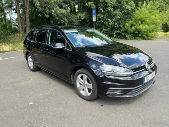 VW Golf 7, r.v. 2017, 1.6 diesel, NAVI, př. + zad. asistent, - 10