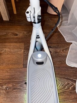 Ninebot eKickScooter ZING C10 Dětská elektrokoloběžka 8-14 - 10