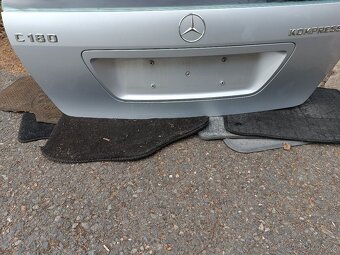 Mercedes C 203 combi - páté dveře, víko kufru - 10