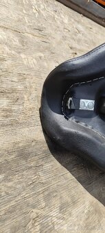 Sedlo Harley Davidson Softail 2001- 200? - 10