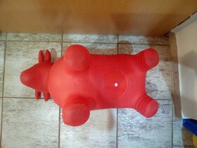 Hopsající a skákající hračka kozlík červený - 10