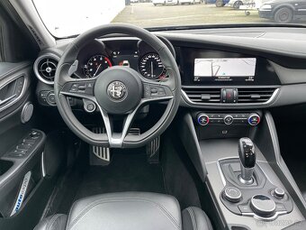 Alfa Romeo Giulia, 2,0 Q4 Veloce TOPstav, s.kniha - 10