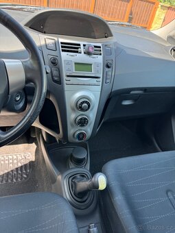 Toyota Yaris - 10