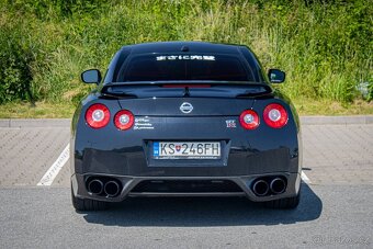 Nissan GT-R 2008 - 10
