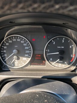 BMW E90 330xd - 10