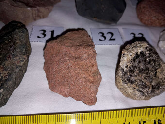 S92 Sbírka 38 ks minerálů, hornin a zkamenělin - 10