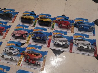 Hot Wheels Matchbox - 10