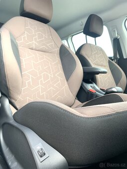 Peugeot 2008 1,2i PureTECH, automat, tažné, 3tí RZ - 10