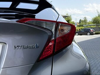 Toyota C-HR Hybrid / 2018 / ČR - 10
