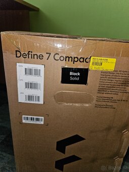 Prodám počítačovou skříň Fractal Design Define 7 Compact - 10