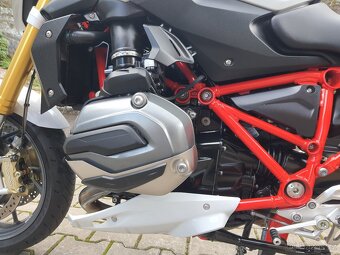 BMW R 1200 R -ABS, ASC,INFO, ESA,T VYHŘÍVANÉ RUKOJETI TEMPOM - 10