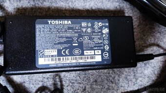Notebook Toshiba Satellite
- 10