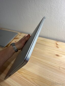 Apple MacBook Pro 2017 256GB i5 8GB RAM - 10