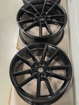 R3 Wheels R03H04 8x19” (nová) - 10