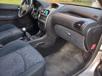 Peugeot 206sw combi 1,4 benzin 65kw rok 2004 - 10